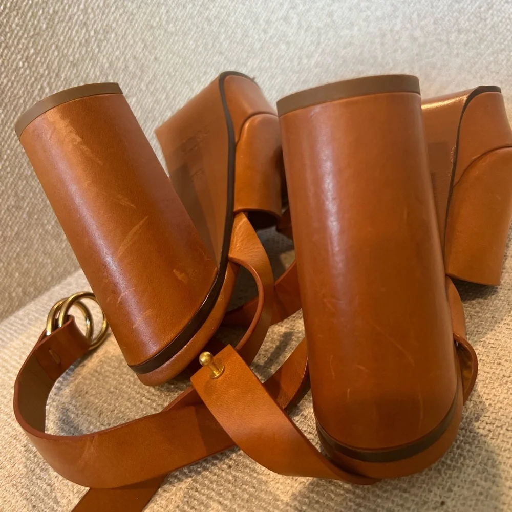 Chloe Kingsley Platform Buckle Sandals - Picture 4 of 5